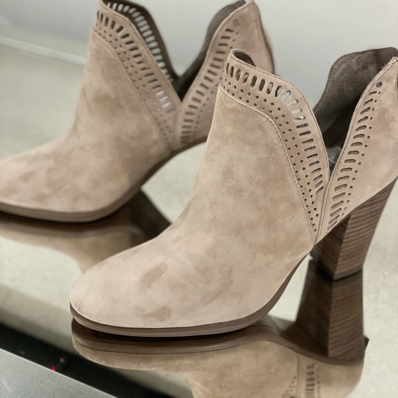 Vince Camuto Fileana split shaft booties - Picture 7 of 7
